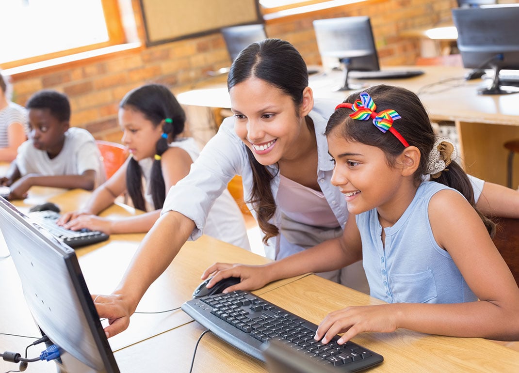 students-in-computer-lab